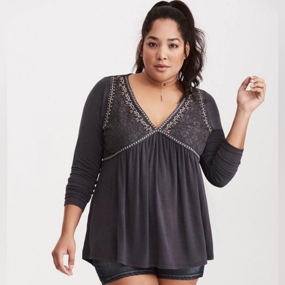 Torrid Gray Embroidered Lace Inset Top Size 1